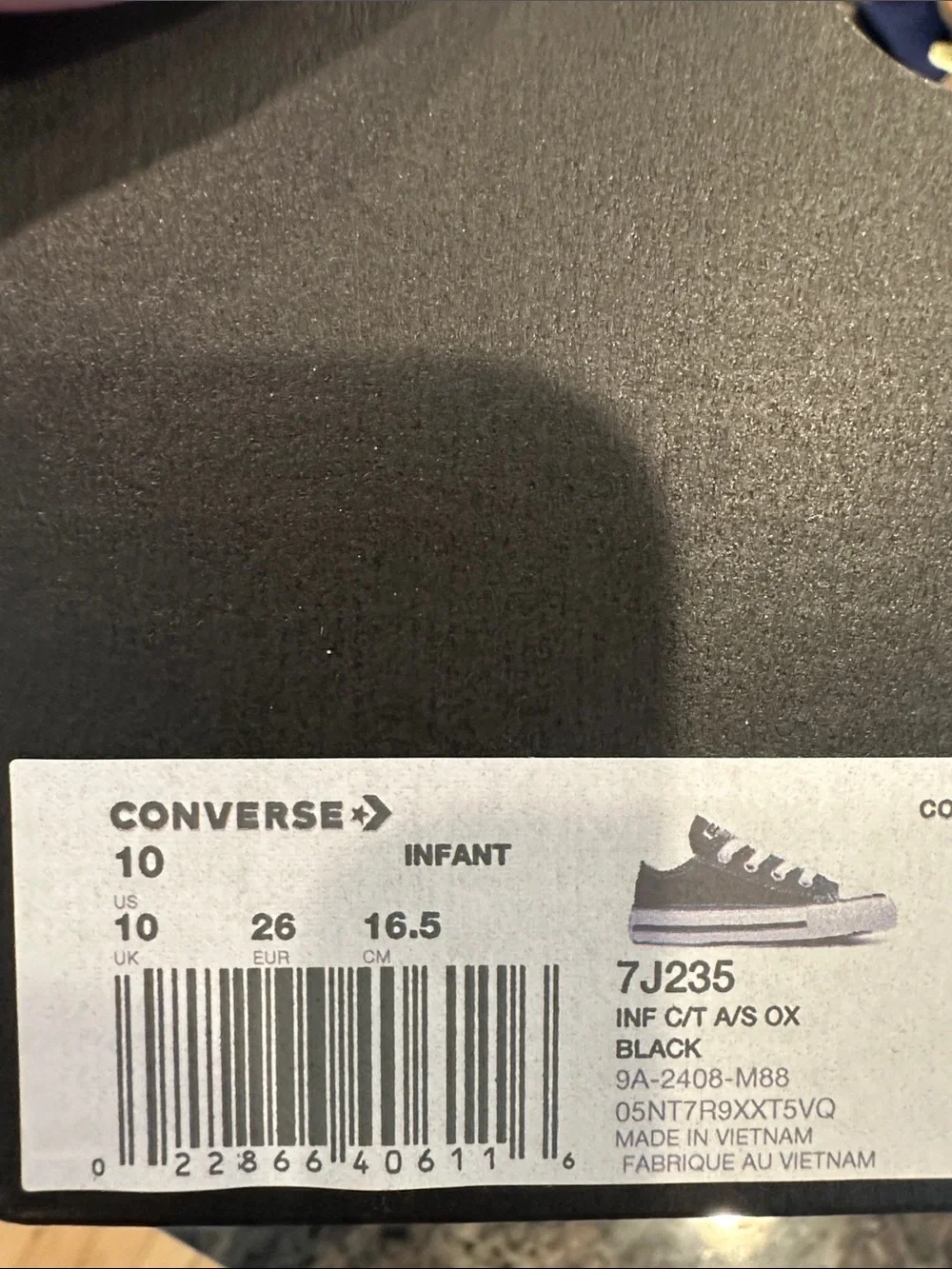 Converse gently worn